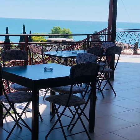 Hometel 4 FRIENDS Gagra Buitenkant foto