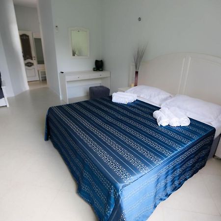 Hometel 4 FRIENDS Gagra Buitenkant foto