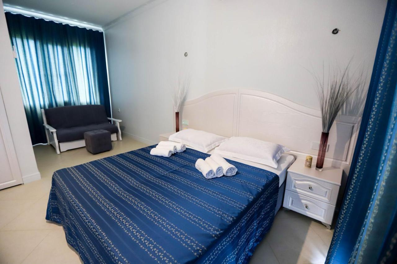 Hometel 4 FRIENDS Gagra Buitenkant foto