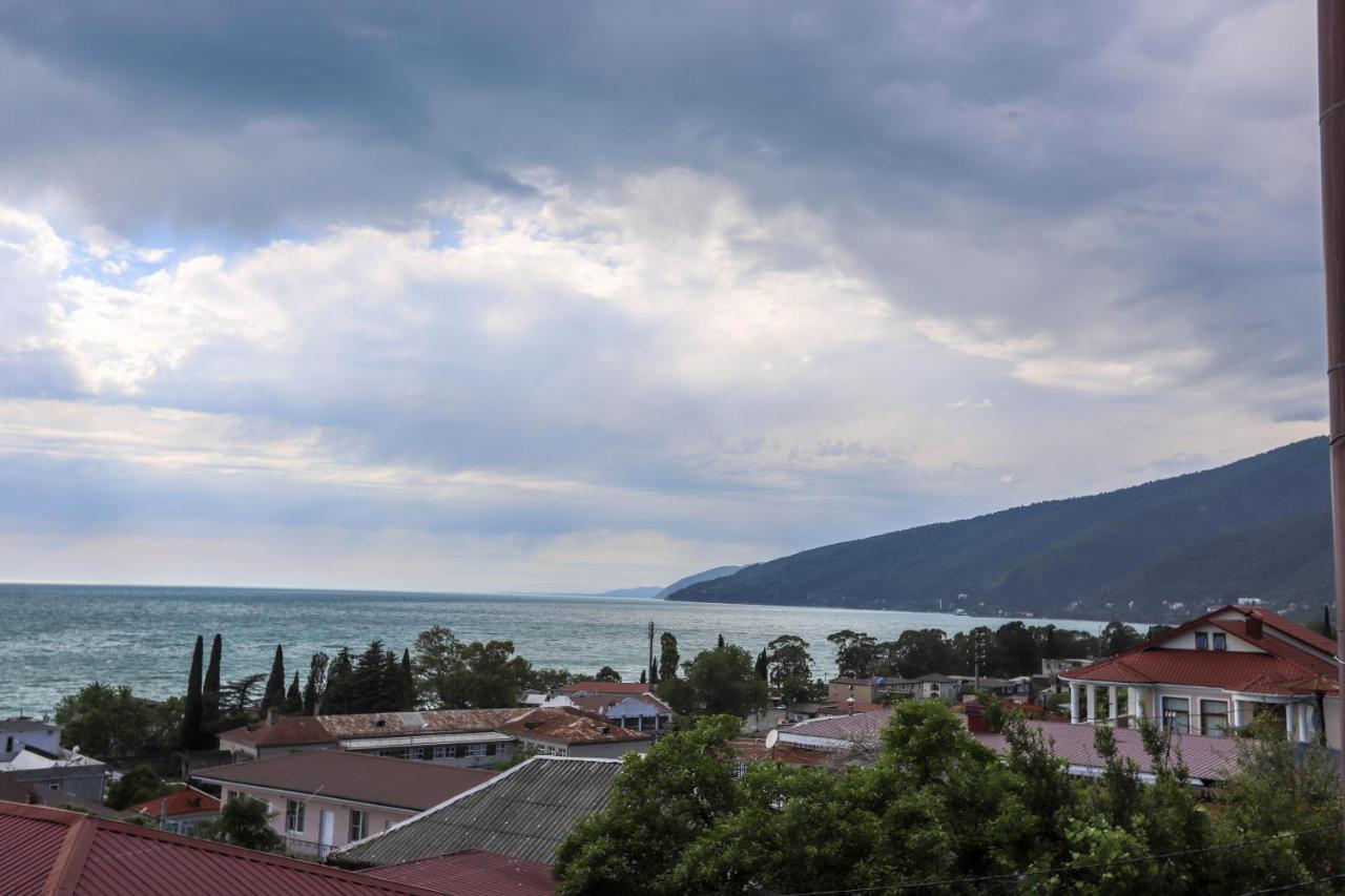 Hometel 4 FRIENDS Gagra Buitenkant foto