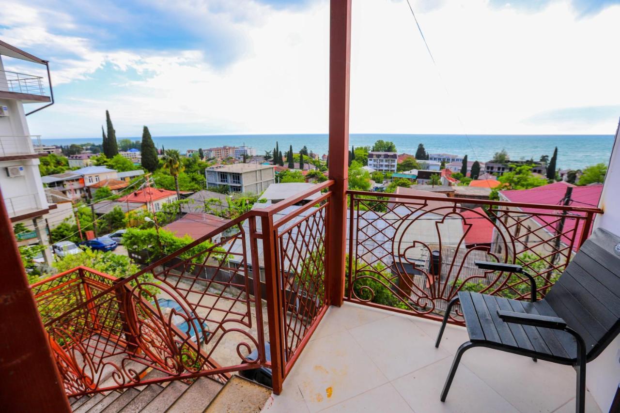 Hometel 4 FRIENDS Gagra Buitenkant foto